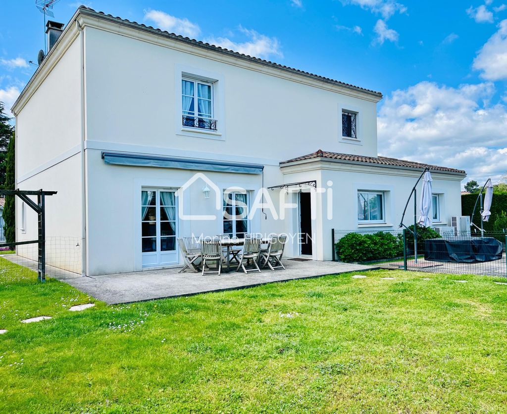Achat maison à vendre 4 chambres 215 m² - Saint-Médard-d'Eyrans