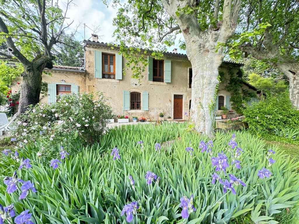 Achat maison à vendre 4 chambres 220 m² - Saint-Rémy-de-Provence