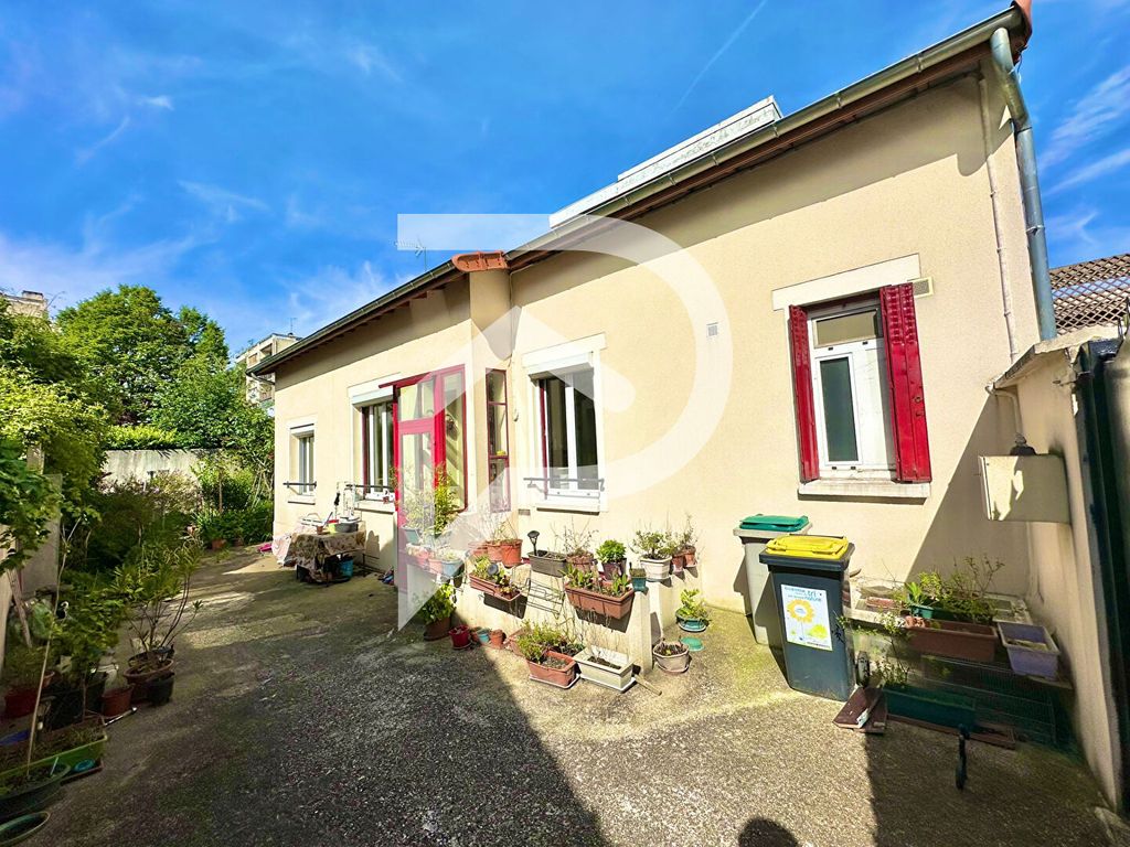 Achat maison à vendre 2 chambres 66 m² - Villejuif