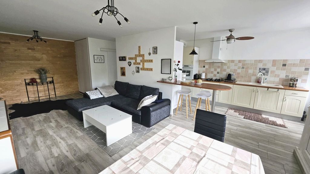 Achat appartement à vendre 2 pièces 65 m² - Villeparisis