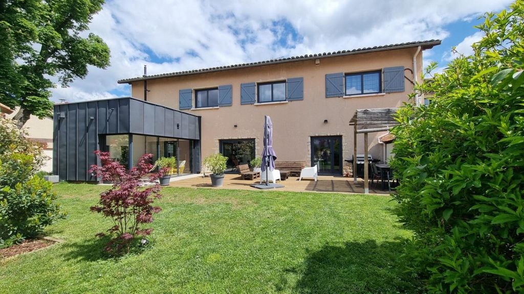 Achat maison à vendre 5 chambres 228 m² - Les Chères