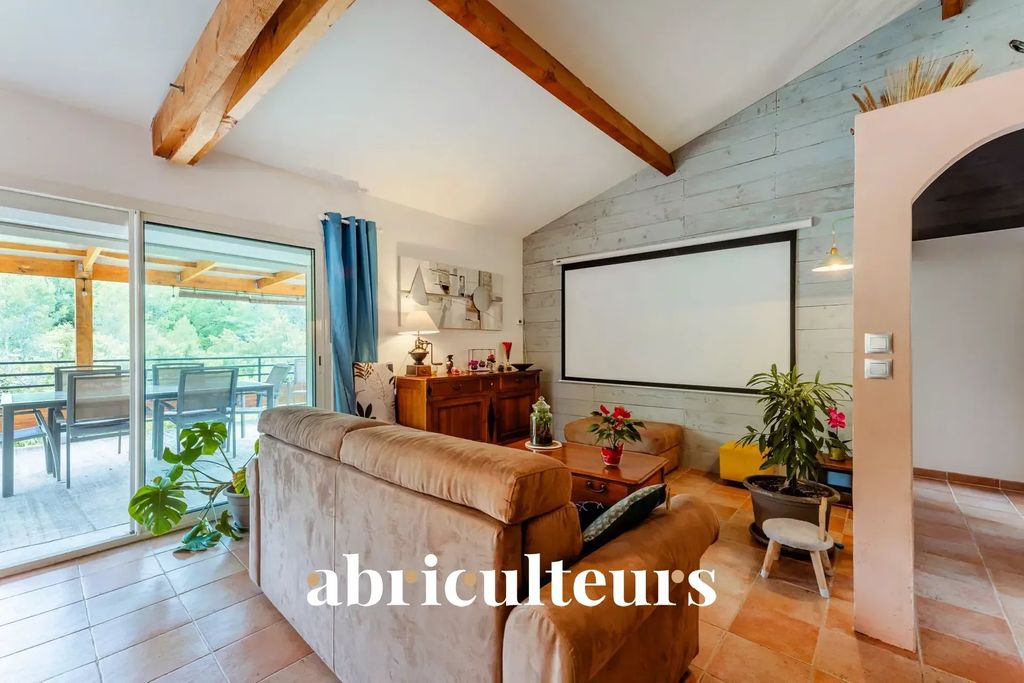 Achat maison à vendre 2 chambres 90 m² - Carcès