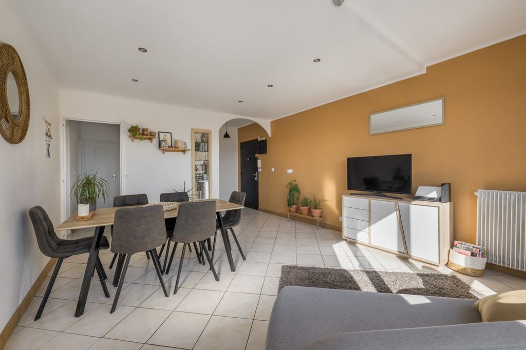 Achat appartement 3 pièce(s) Vénissieux