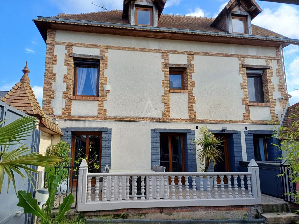 Achat maison à vendre 3 chambres 166 m² - Saint-Étienne-du-Rouvray