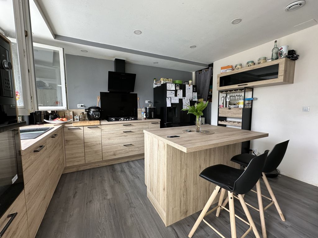 Achat maison à vendre 4 chambres 125 m² - Luynes