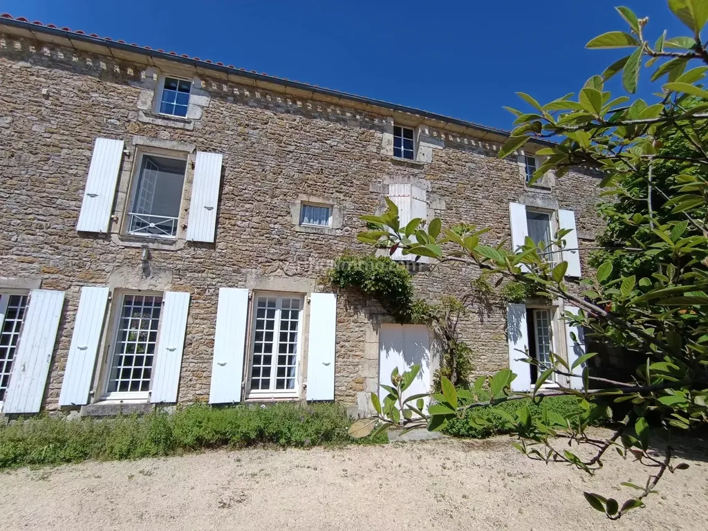 Achat maison à vendre 6 chambres 265 m² - La Chapelle-Thémer