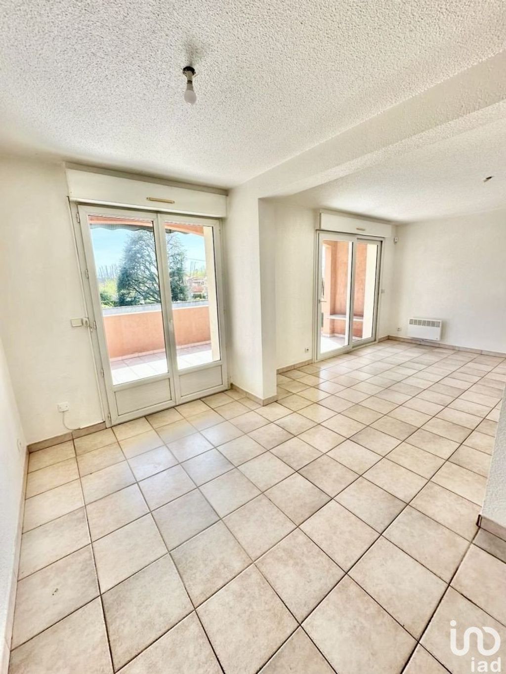 Achat appartement à vendre 3 pièces 62 m² - La Londe-les-Maures