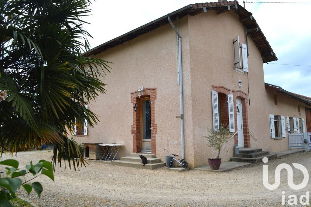 Achat maison à vendre 6 chambres 235 m² - Chavannes-sur-Reyssouze