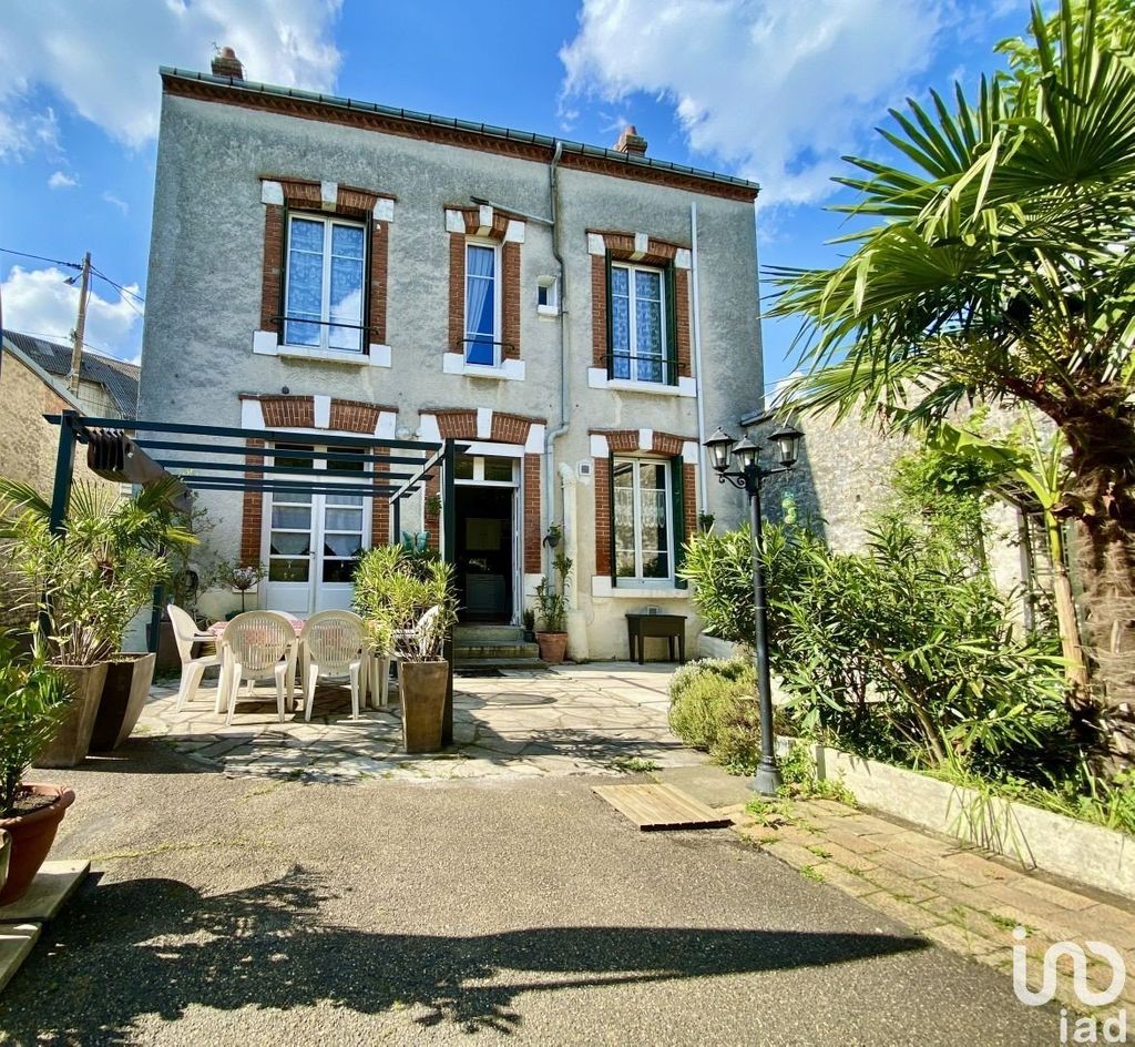 Achat maison à vendre 6 chambres 175 m² - Pithiviers