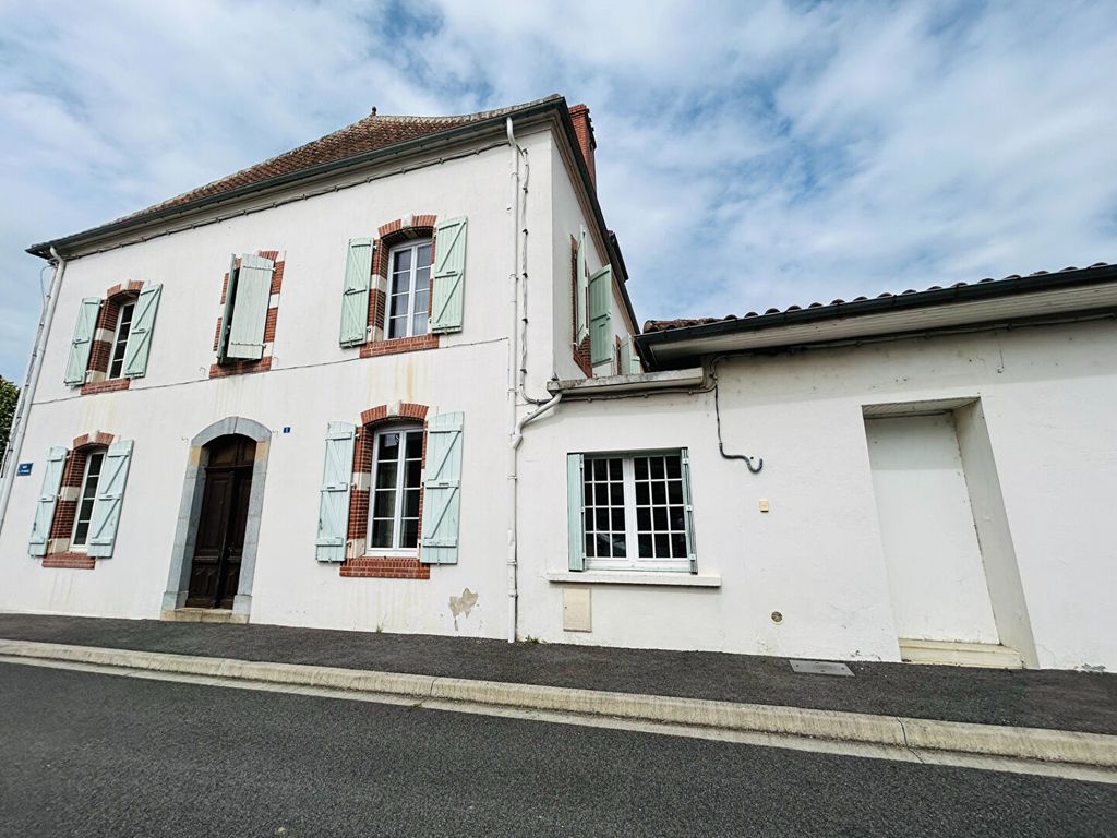 Achat maison à vendre 6 chambres 254 m² - Villecomtal-sur-Arros