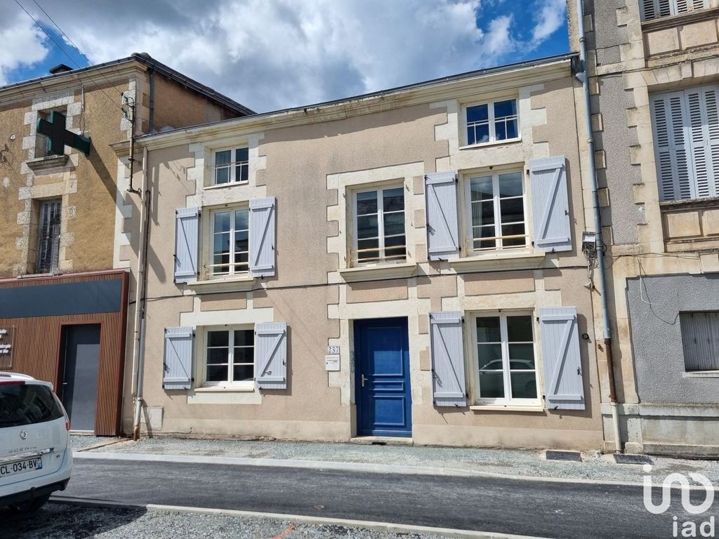 Achat maison à vendre 6 chambres 185 m² - Poitiers