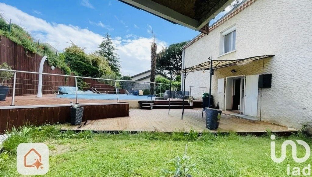 Achat maison à vendre 5 chambres 206 m² - Saint-Jean-de-Muzols