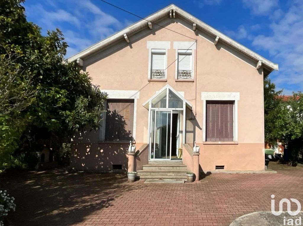 Achat maison à vendre 5 chambres 150 m² - Bron