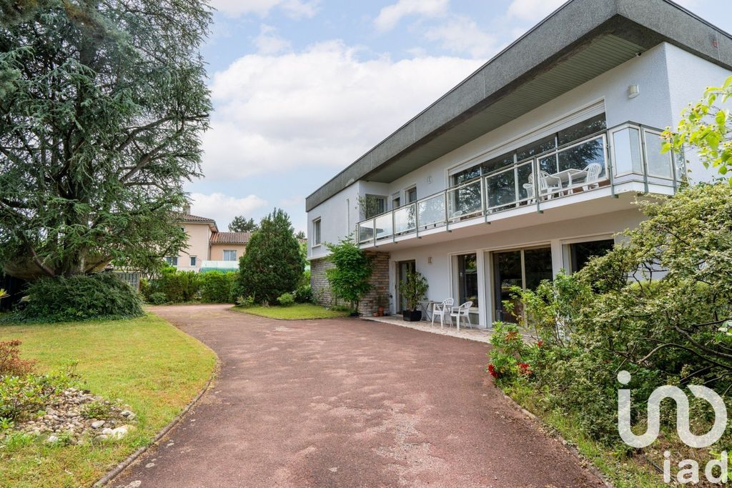 Achat maison à vendre 3 chambres 216 m² - Fontaines-sur-Saône