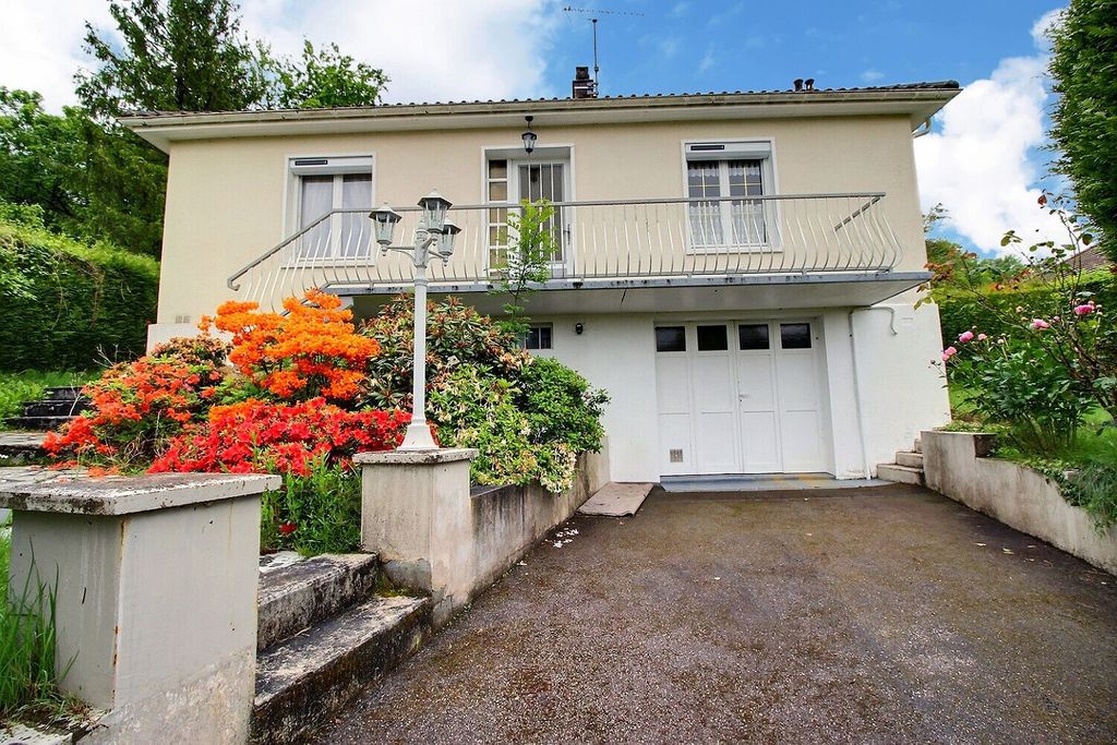 Achat maison à vendre 2 chambres 85 m² - Lyons-la-Forêt