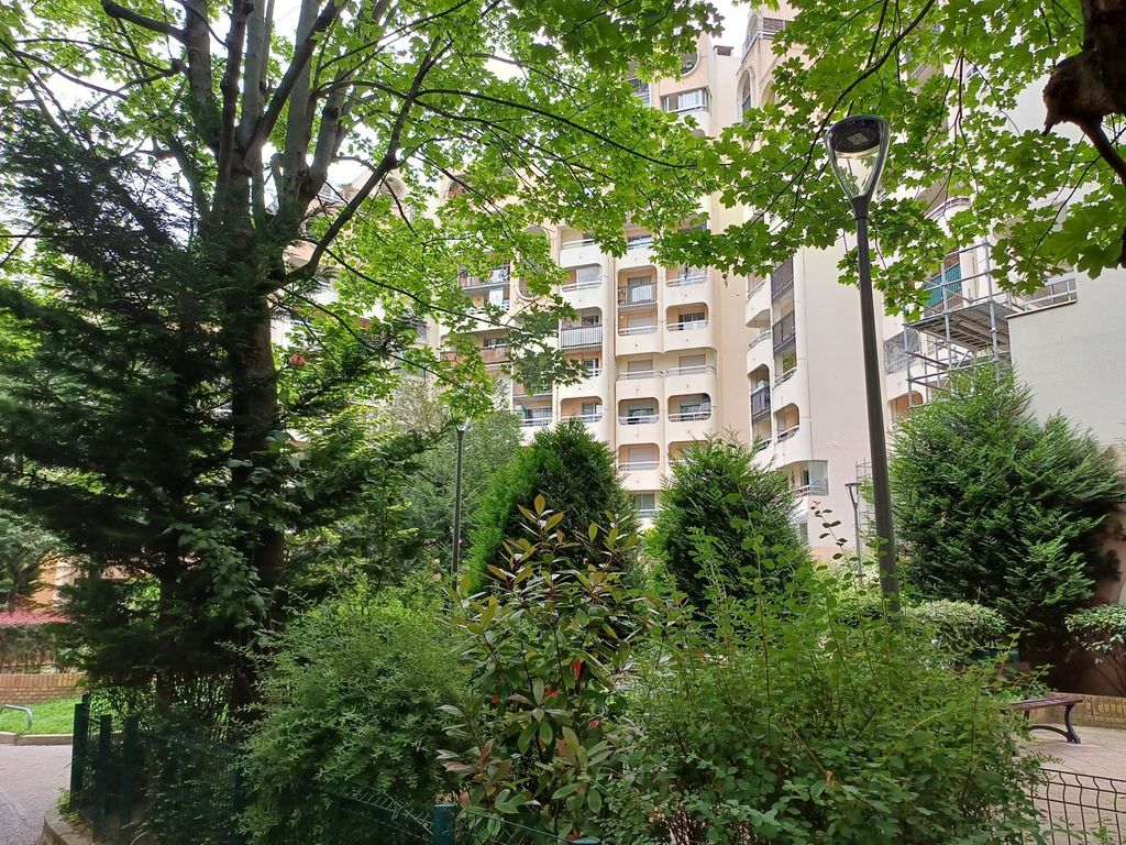 Achat appartement à vendre 3 pièces 69 m² - Paris 19ème arrondissement