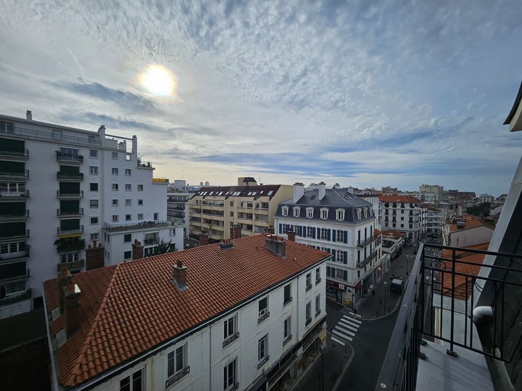 Achat appartement à vendre 5 pièces 144 m² - Biarritz