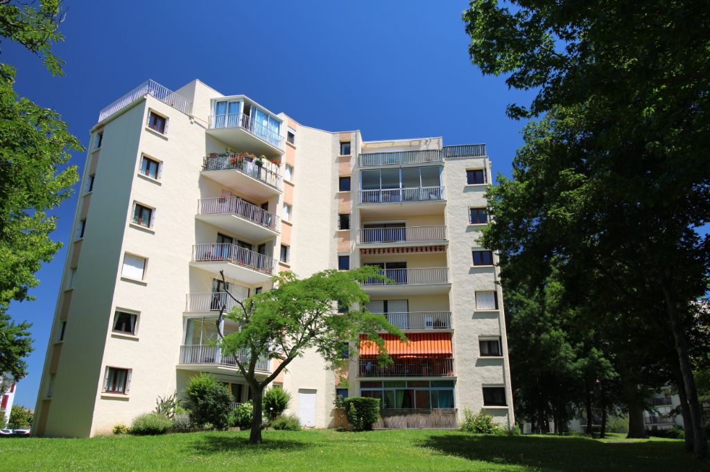 Achat appartement à vendre 4 pièces 96 m² - Saint-Pierre-d'Irube