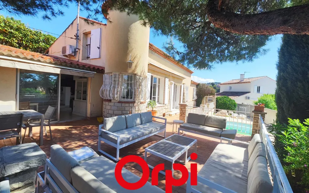 Achat maison à vendre 3 chambres 140 m² - Bandol