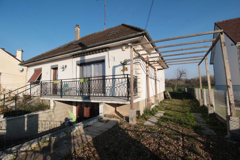 Achat maison à vendre 3 chambres 137 m² - Compiègne