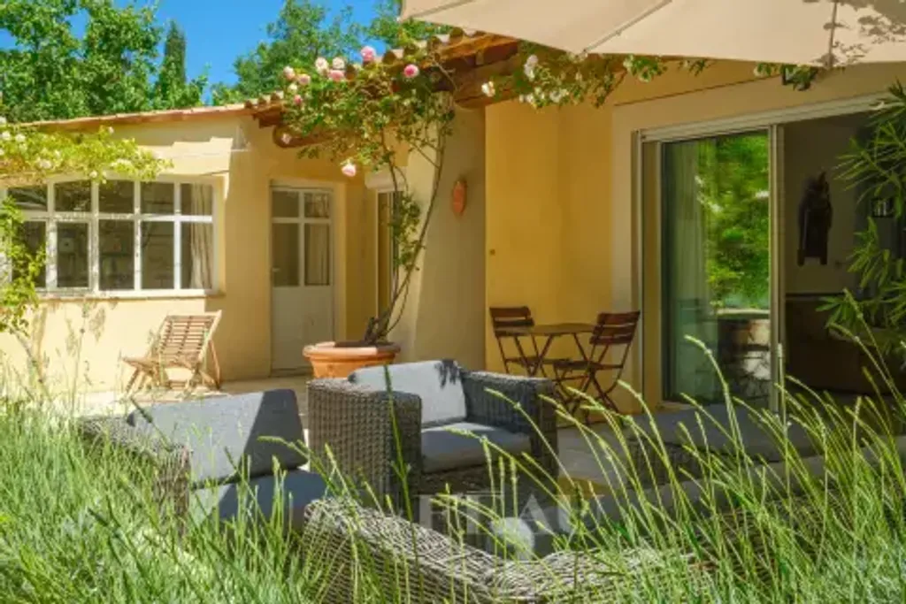 Achat maison à vendre 3 chambres 184 m² - Aix-en-Provence