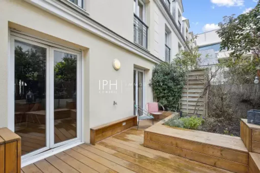 Achat appartement à vendre 5 pièces 128 m² - Puteaux