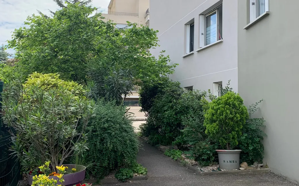 Achat appartement à vendre 2 pièces 48 m² - Villeurbanne