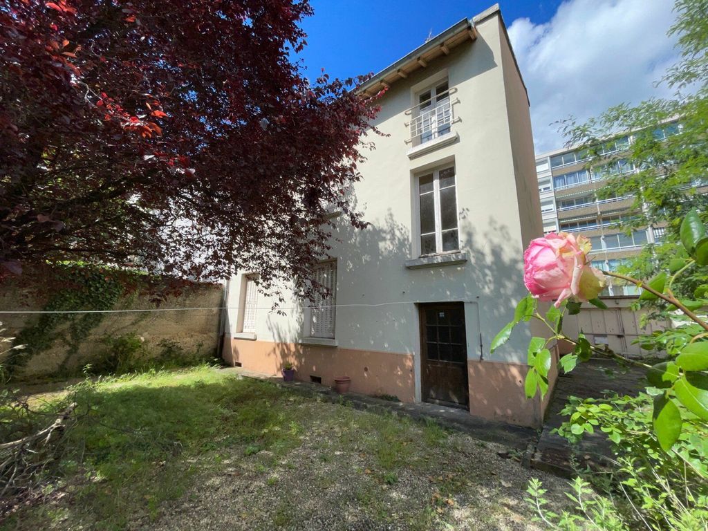 Achat maison à vendre 4 chambres 135 m² - Lyon 8ème arrondissement