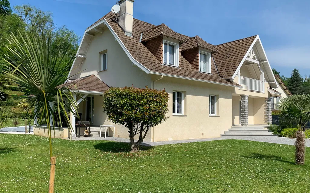 Achat maison à vendre 5 chambres 190 m² - Jurançon