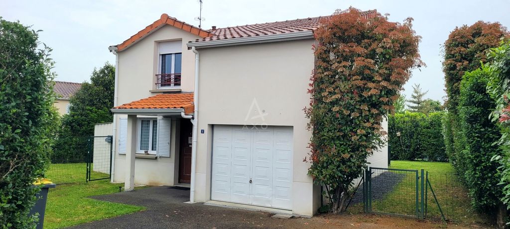 Achat maison à vendre 4 chambres 110 m² - Cholet