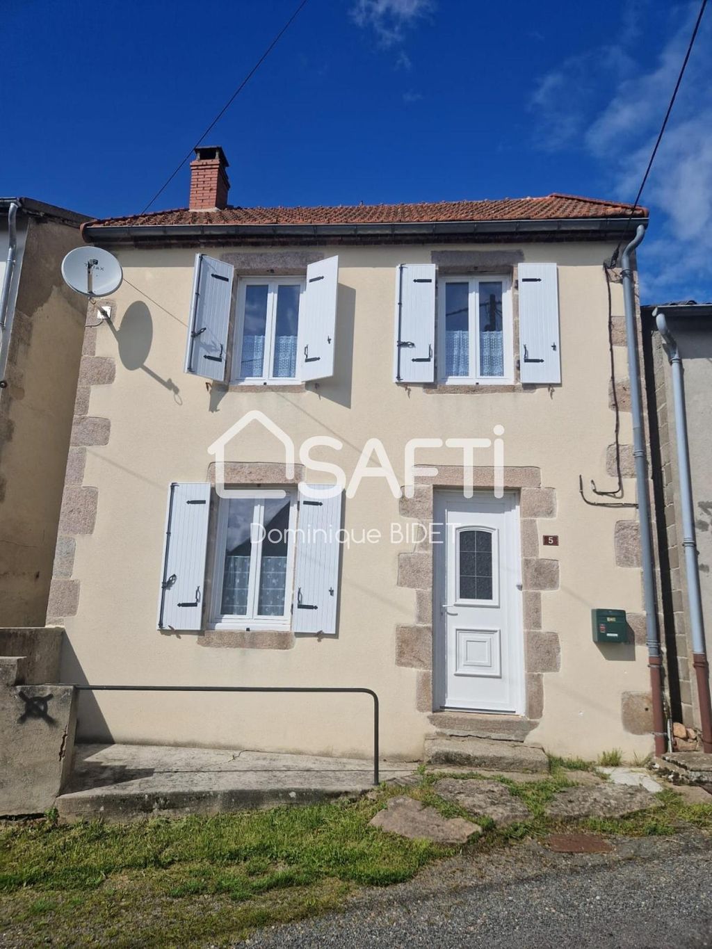 Achat maison à vendre 2 chambres 73 m² - Échassières