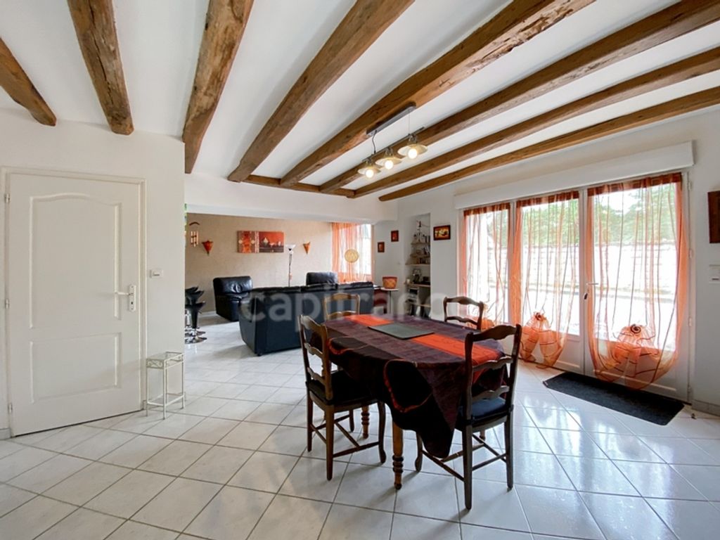 Achat maison à vendre 5 chambres 177 m² - Descartes