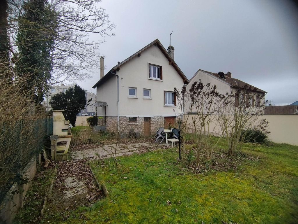 Achat maison à vendre 2 chambres 90 m² - Freneuse