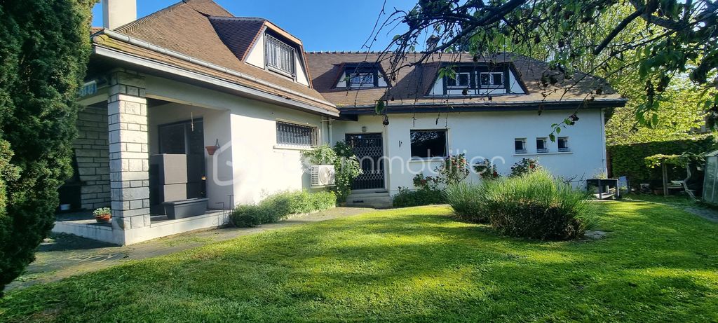 Achat maison à vendre 5 chambres 280 m² - Corbeil-Essonnes