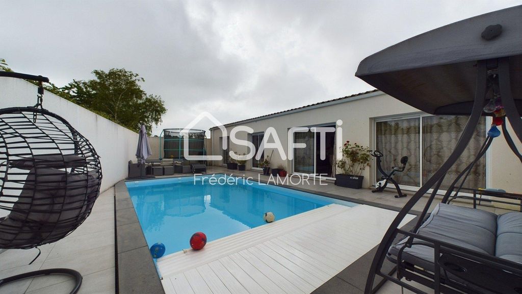 Achat maison à vendre 5 chambres 158 m² - La Rochelle