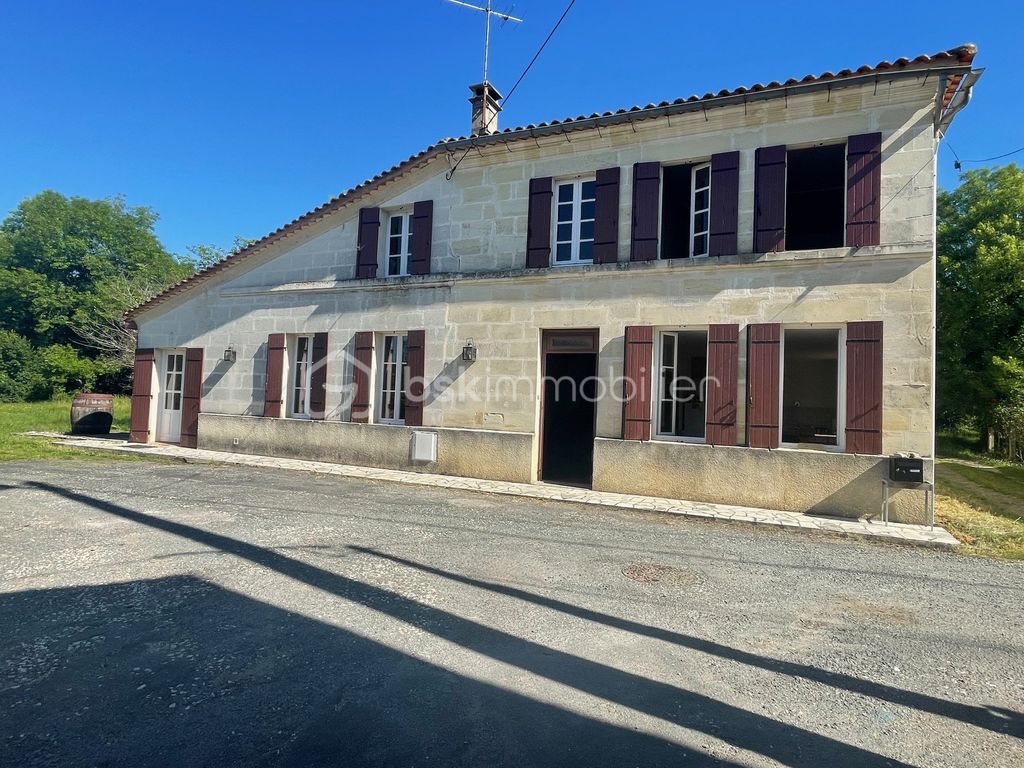 Achat maison à vendre 7 chambres 265 m² - Guîtres