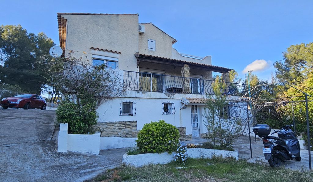 Achat maison à vendre 4 chambres 150 m² - Bandol