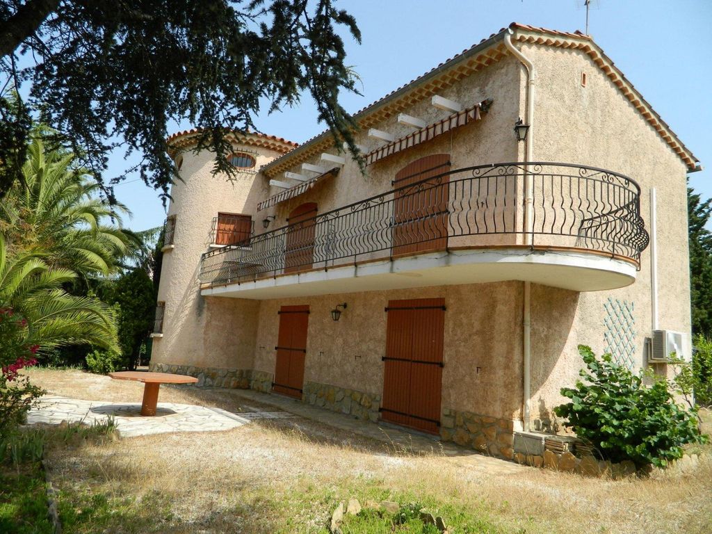 Achat maison à vendre 7 chambres 190 m² - Six-Fours-les-Plages