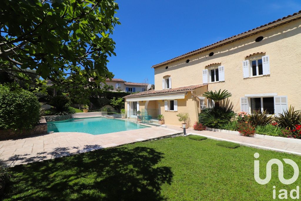 Achat maison à vendre 4 chambres 230 m² - Mougins