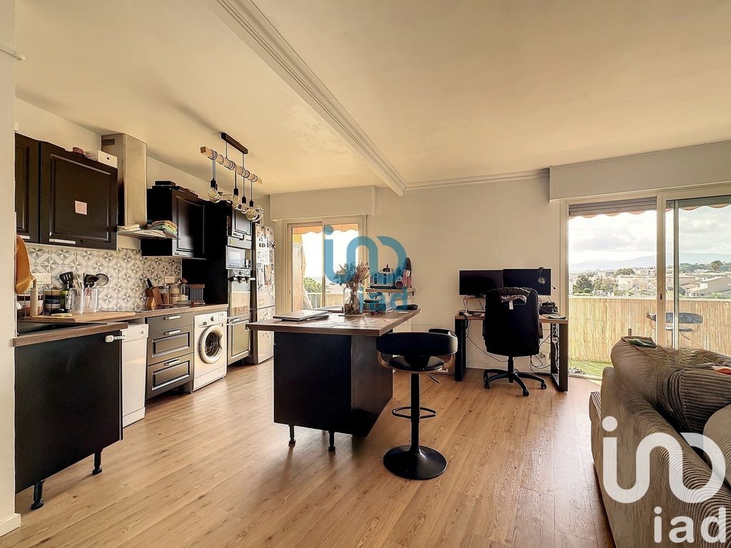 Achat appartement à vendre 3 pièces 80 m² - Saint-Laurent-du-Var