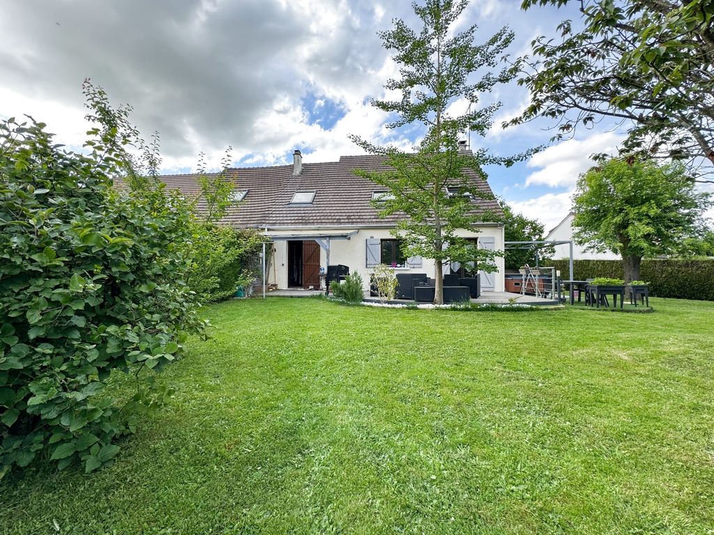 Achat maison à vendre 5 chambres 143 m² - Mortefontaine