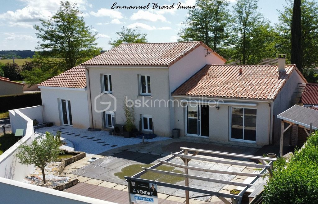 Achat maison à vendre 5 chambres 185 m² - Vivonne