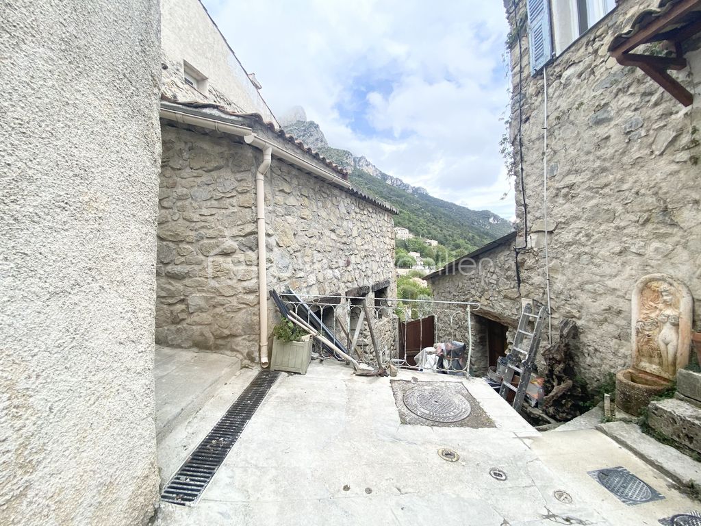 Achat appartement à vendre 3 pièces 63 m² - Revest-les-Roches