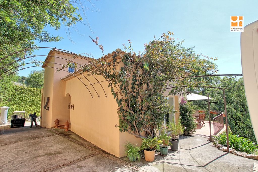 Achat maison à vendre 4 chambres 170 m² - Cagnes-sur-Mer