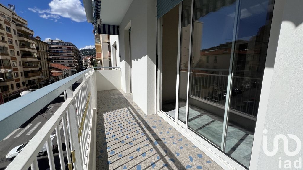 Achat appartement à vendre 2 pièces 49 m² - Nice