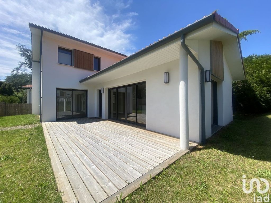 Achat maison à vendre 5 chambres 123 m² - Biarritz