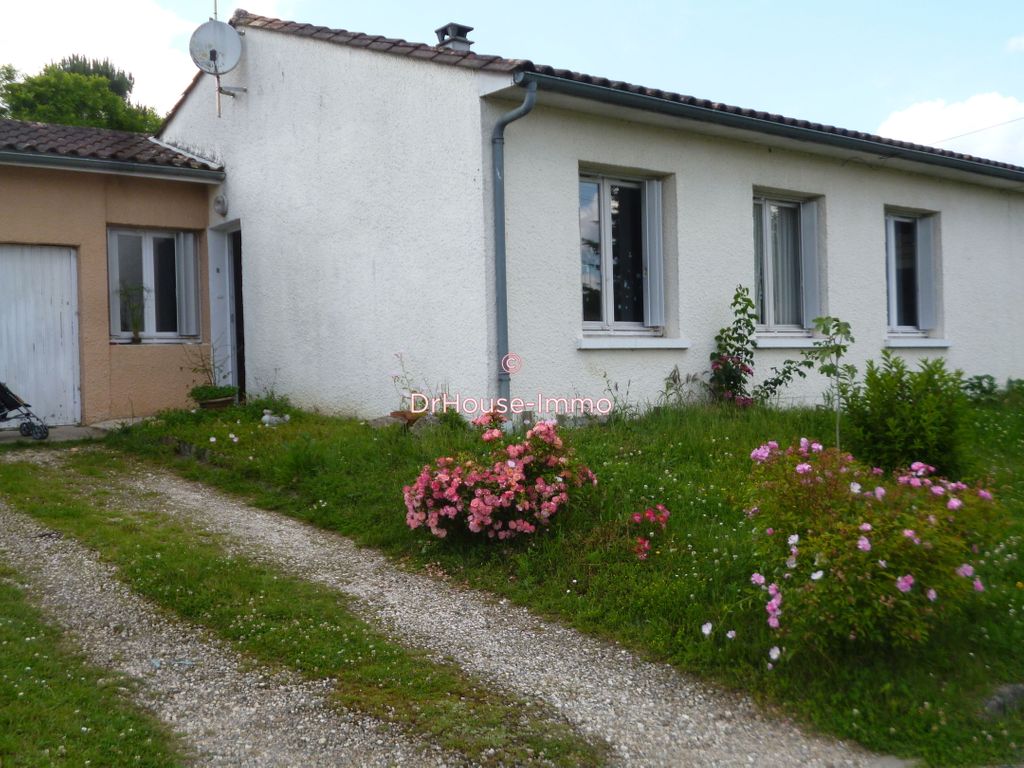 Achat maison à vendre 2 chambres 77 m² - Sauveterre-de-Guyenne