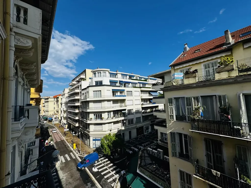 Achat appartement à vendre 6 pièces 141 m² - Nice