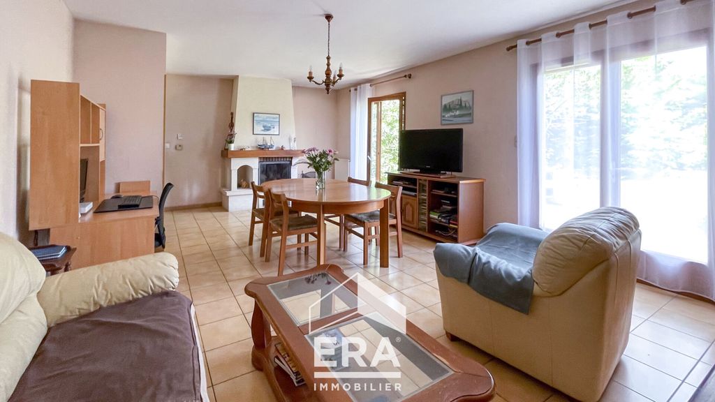 Achat maison à vendre 5 chambres 117 m² - Le Sequestre