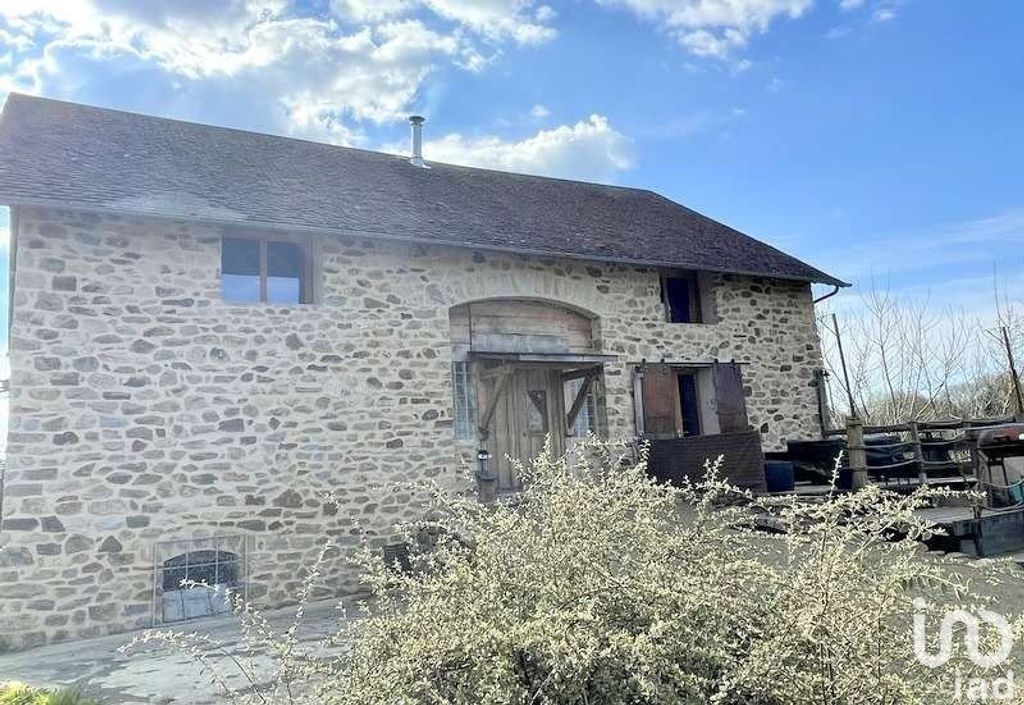 Achat maison à vendre 3 chambres 258 m² - Condat-sur-Ganaveix